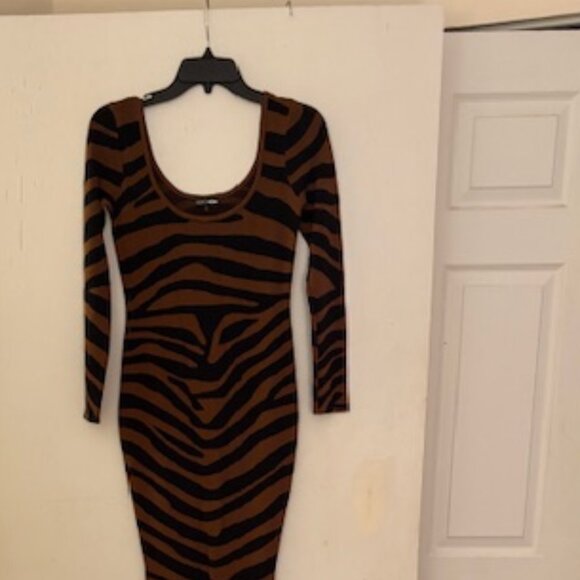 Fashion Nova Tiger Print Sweater Dress, Sz L, NWOT - Picture 8 of 8
